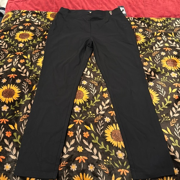 Brand new Tommy Hilfiger pull on pants - Picture 3 of 8